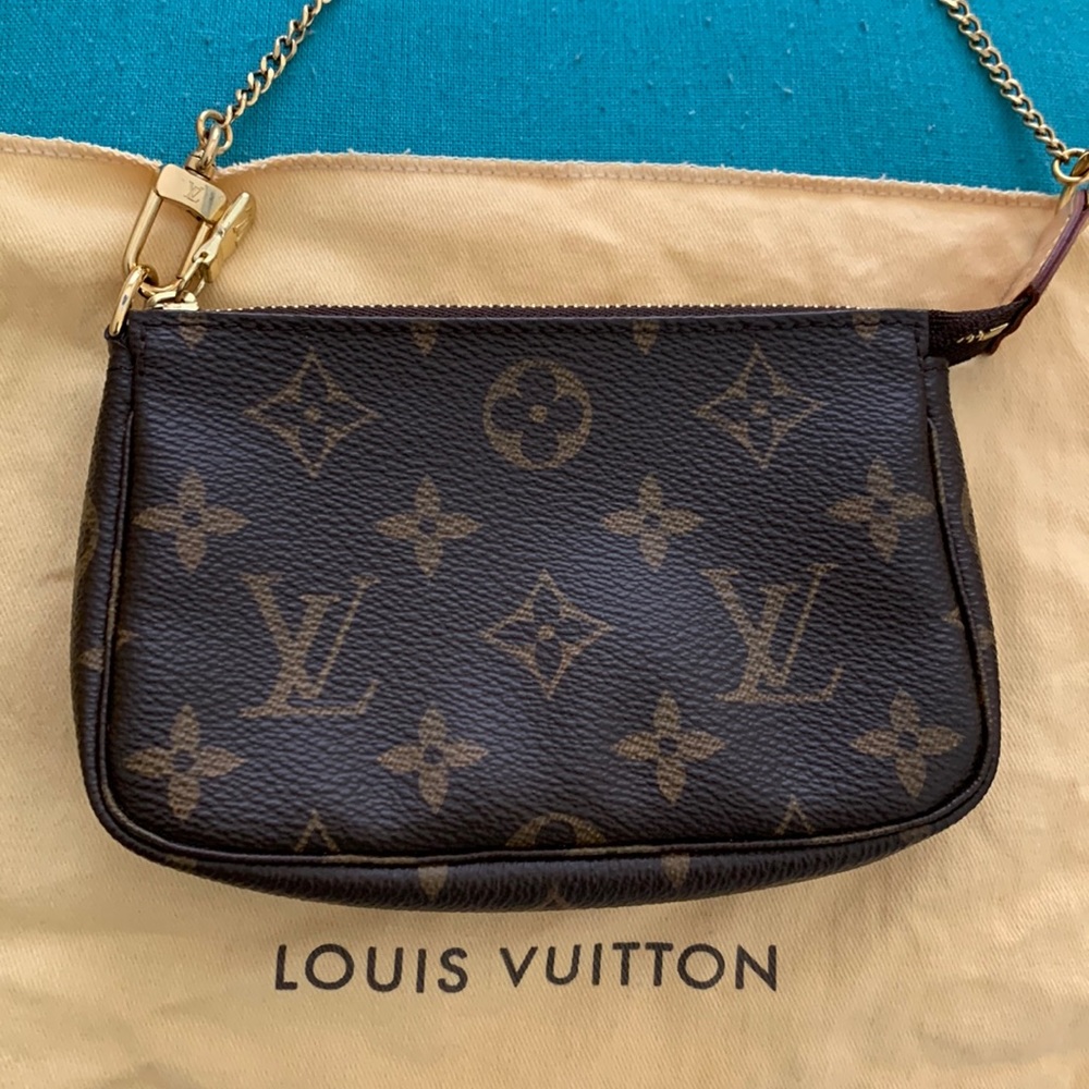 Louis Vuitton Mini Pochette Accessoire